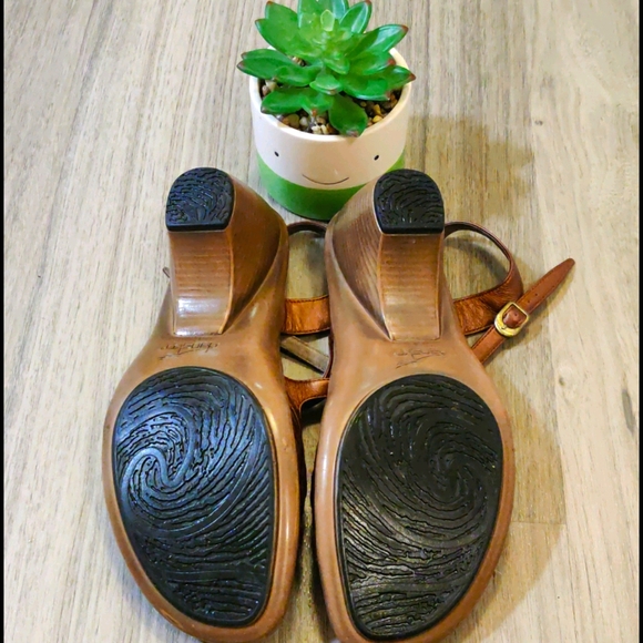 Dansko leather bronze sandals size 9 - Picture 4 of 5